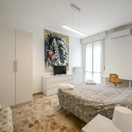 Mutina 5 * 모데나